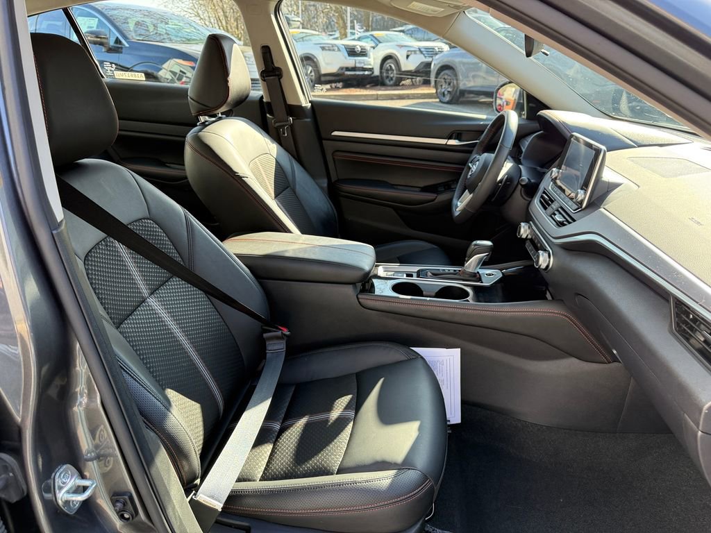 Used 2023 Nissan Altima 2.5 SR AWD/4WD image 25