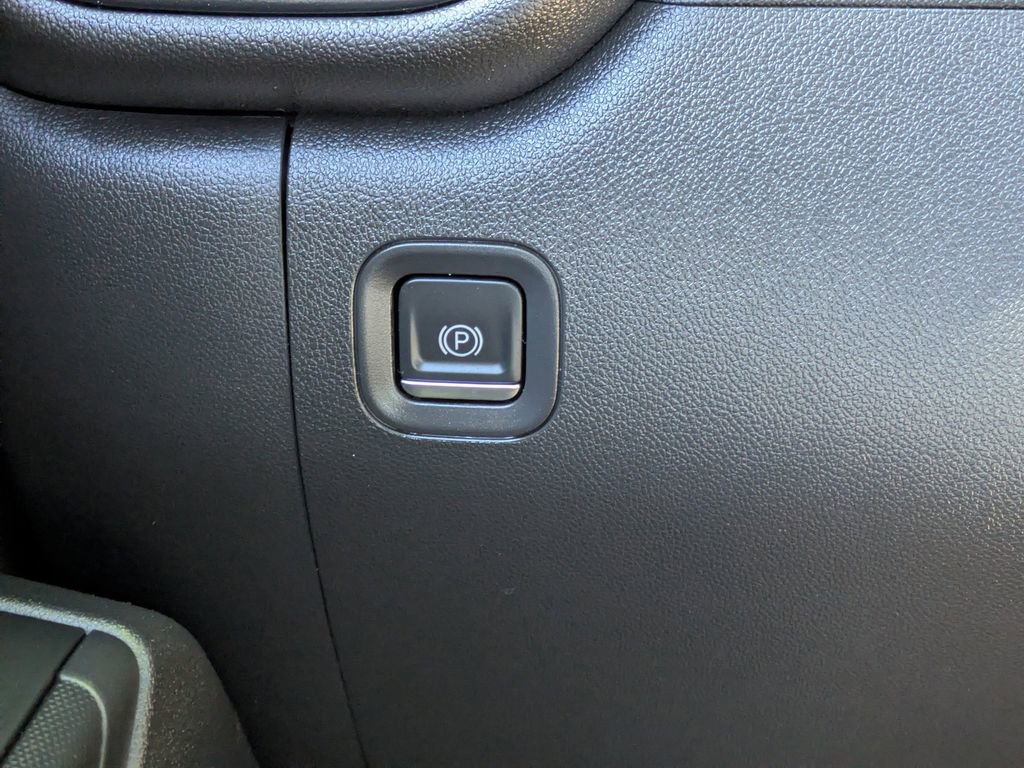 Used 2022 Chevrolet Silverado 1500 Custom RWD image 27