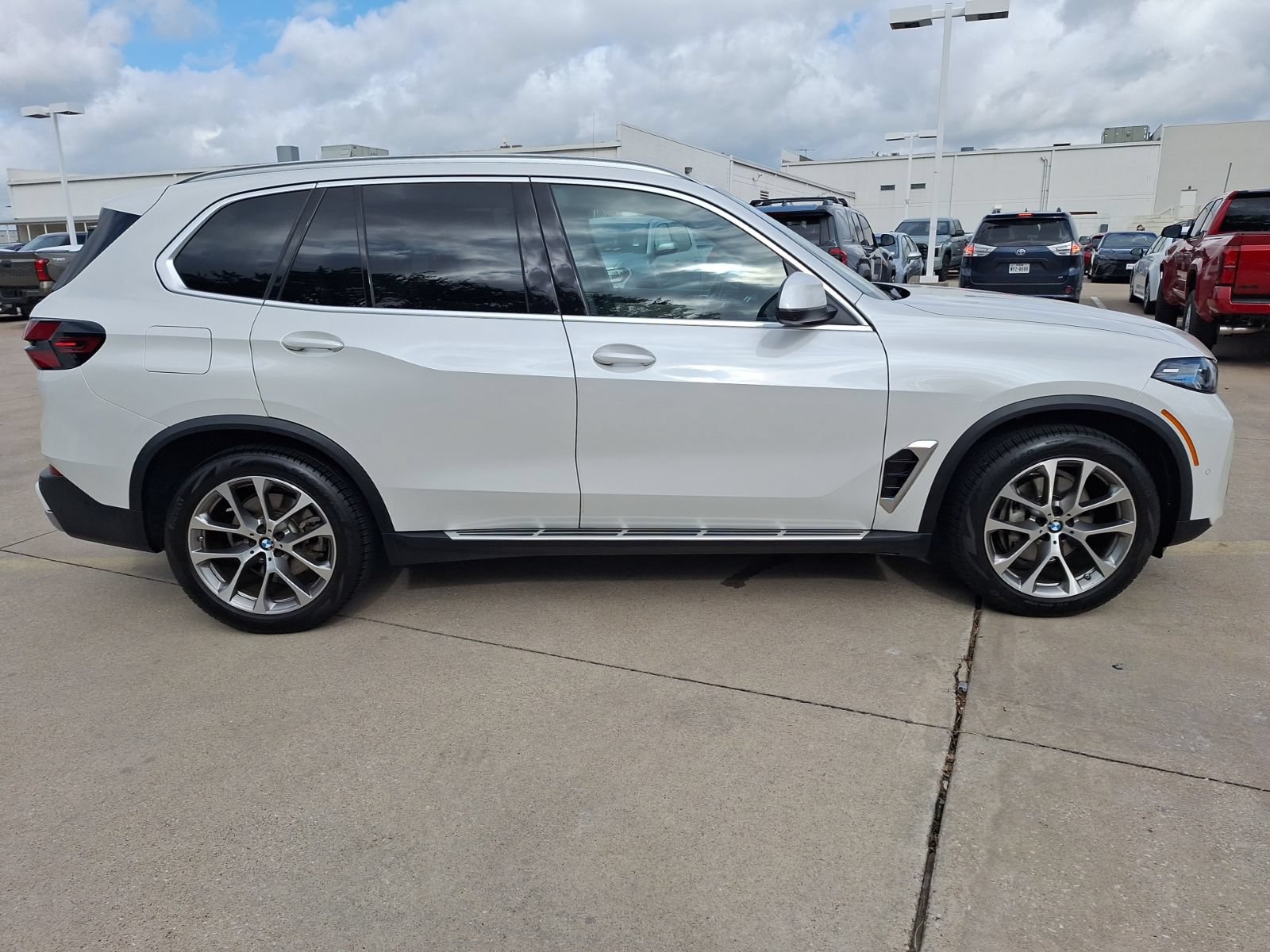 Used 2024 BMW X5 xDrive40i w/ Executive Package AWD/4WD image 7