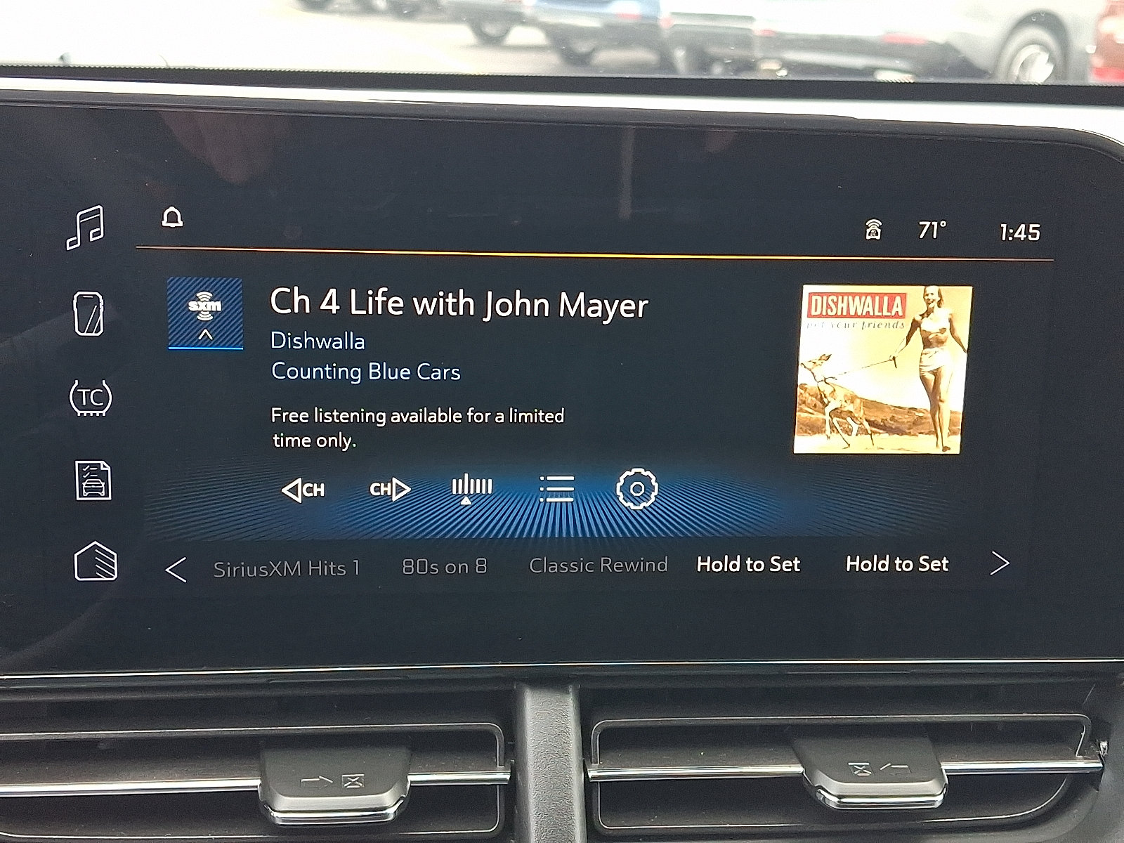 Used 2025 Chevrolet Trax LT FWD image 17