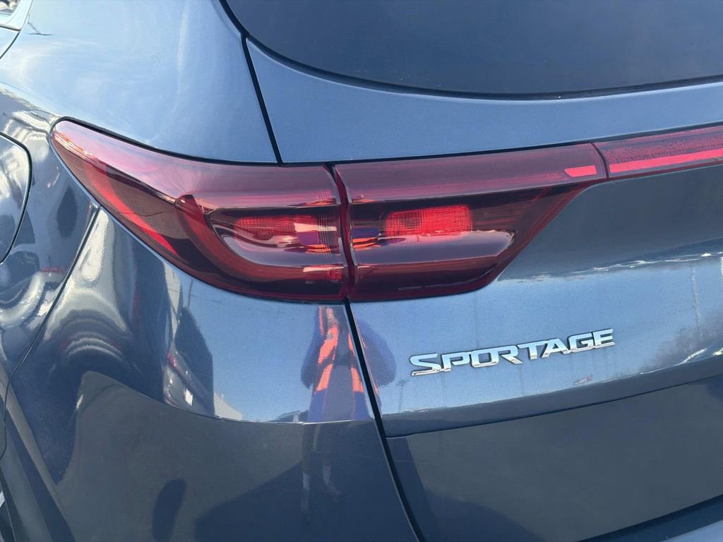 Used 2021 Kia Sportage EX image 12