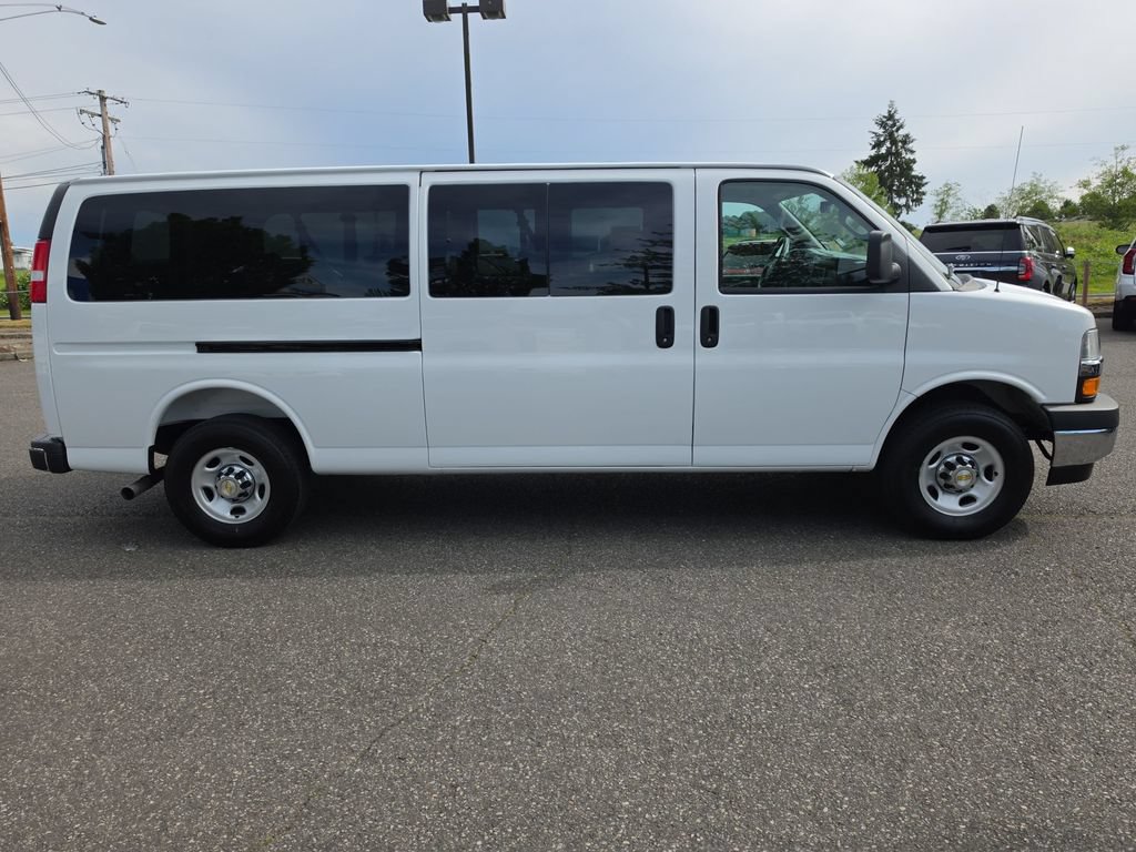 Certified 2025 Chevrolet Express 3500 LT w/ LT Preferred Equipment Group RWD image 7