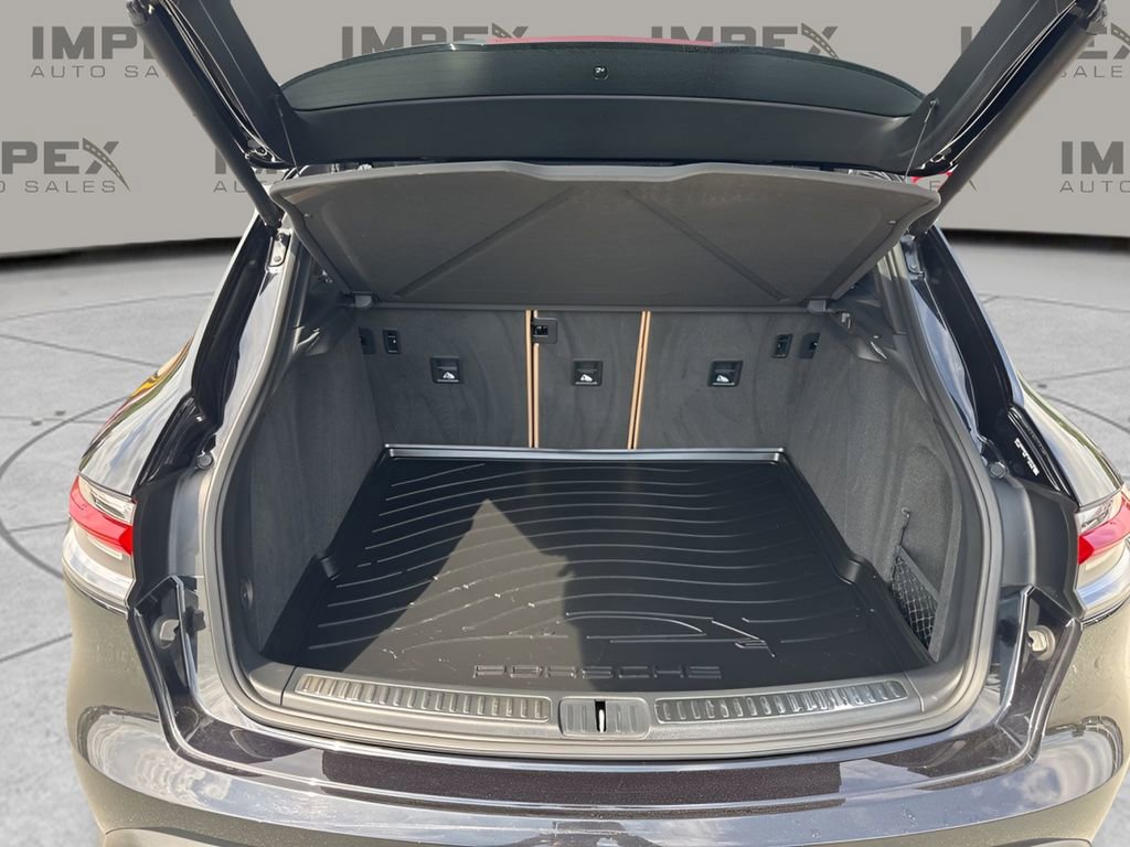 Used 2023 Porsche Macan S AWD/4WD image 31