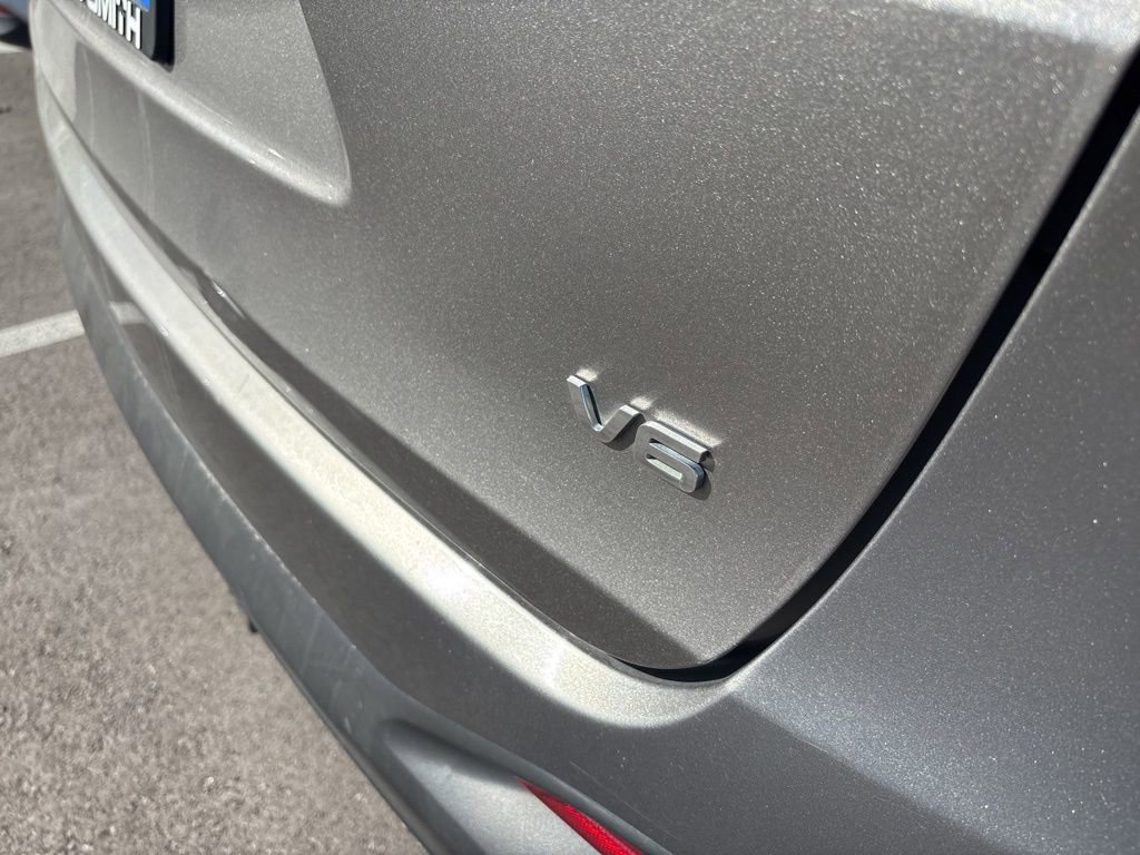 Used 2016 Kia Sorento LX image 11