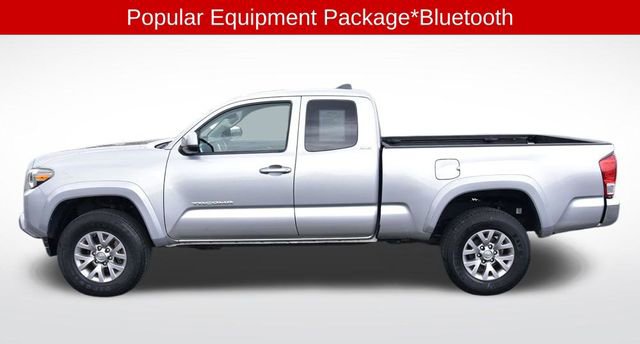 Used 2017 Toyota Tacoma SR5 w/ Tow Package AWD/4WD image 2