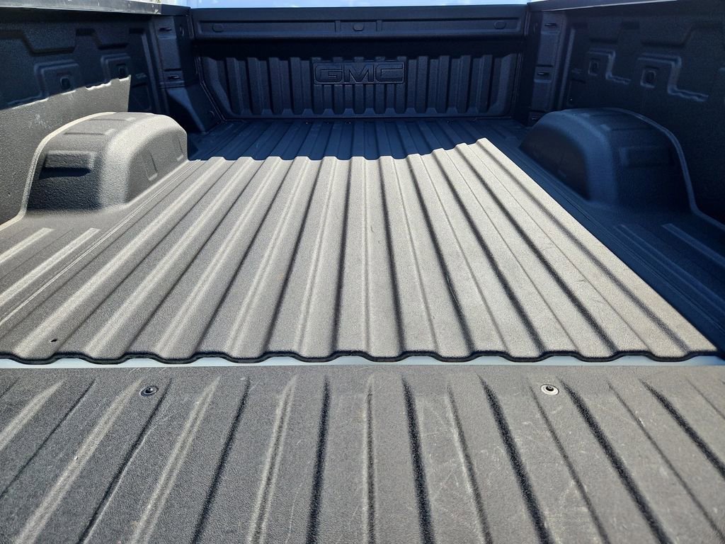 Used 2025 GMC Sierra 2500 AT4 image 19