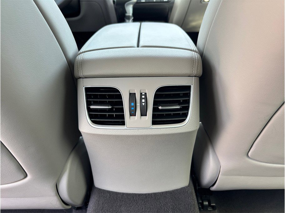 Used 2019 Genesis G80 3.8 RWD image 40