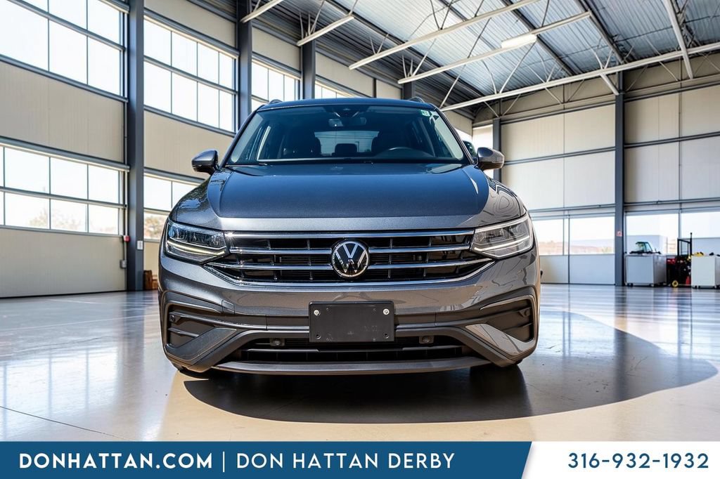 Used 2024 Volkswagen Tiguan SE AWD/4WD image 25