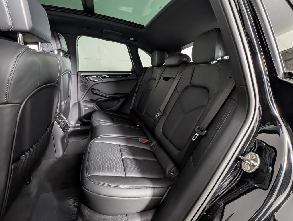 New 2026 Porsche Macan image 24