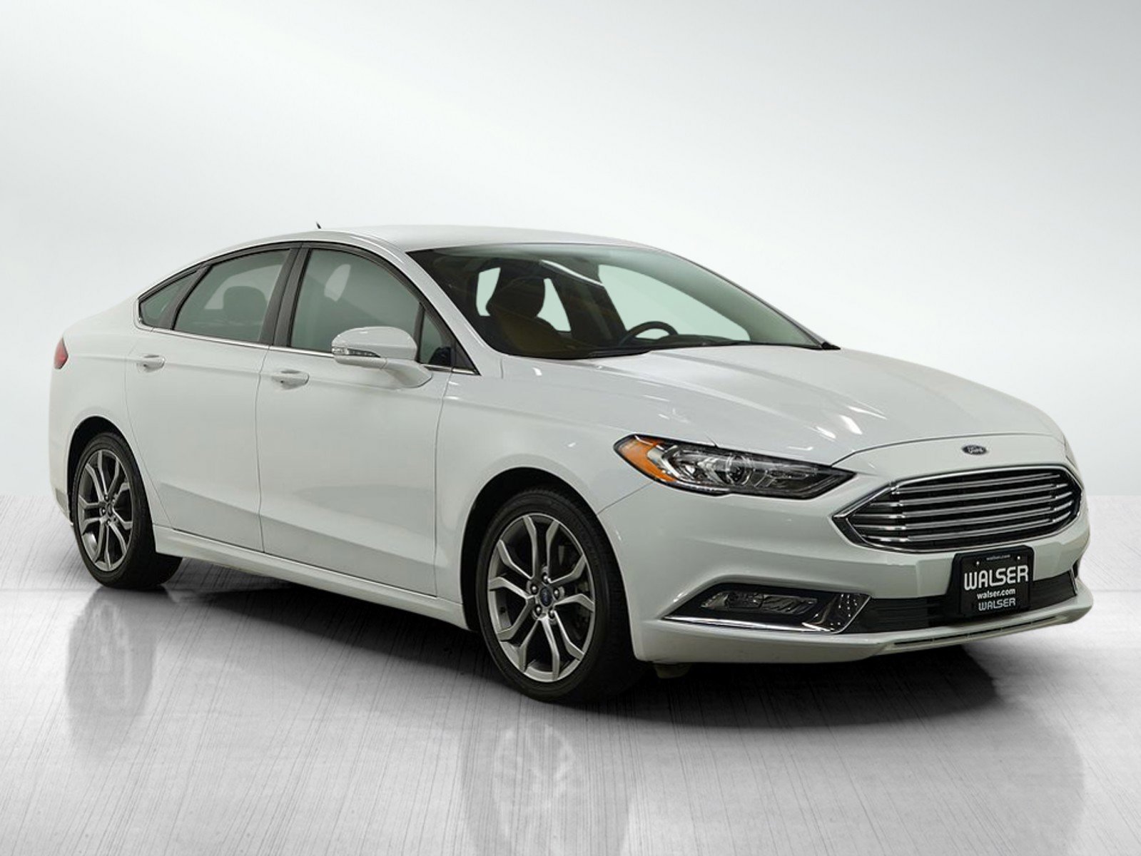 Used 2017 Ford Fusion SE w/ Equipment Group 201A image 7