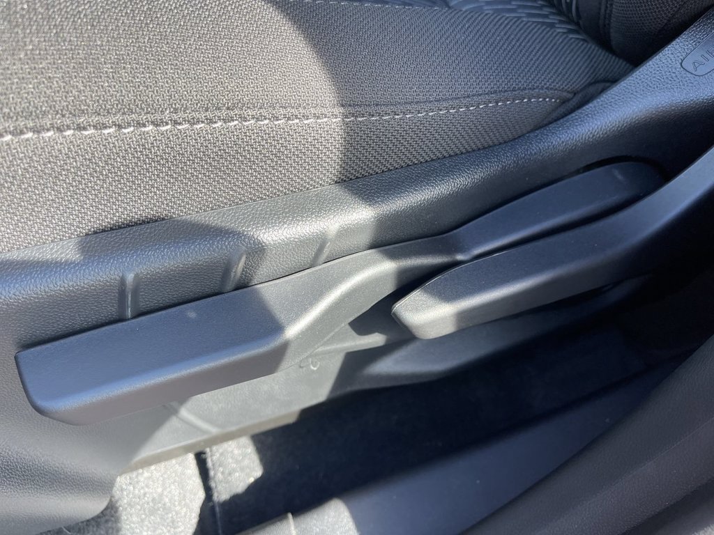 New 2026 Chevrolet Equinox LT w/ Safety and Technology Package FWD image 12