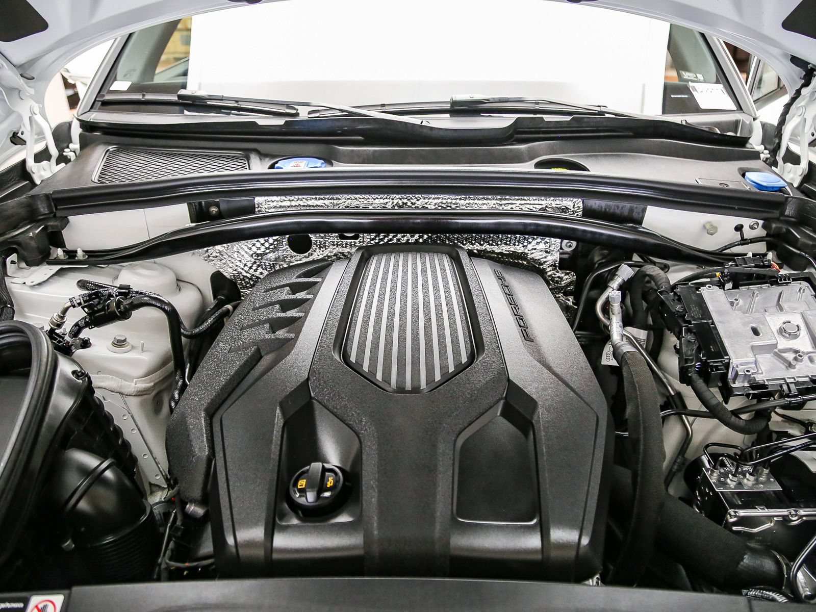 Certified 2026 Porsche Macan AWD/4WD image 65