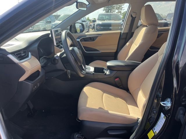 Used 2024 Toyota RAV4 LE image 10