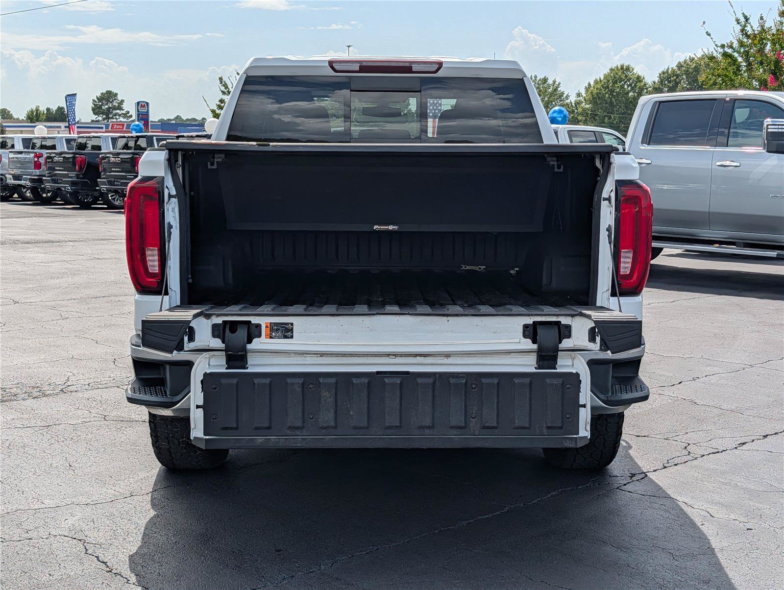 Used 2019 GMC Sierra 1500 SLT AWD/4WD image 7