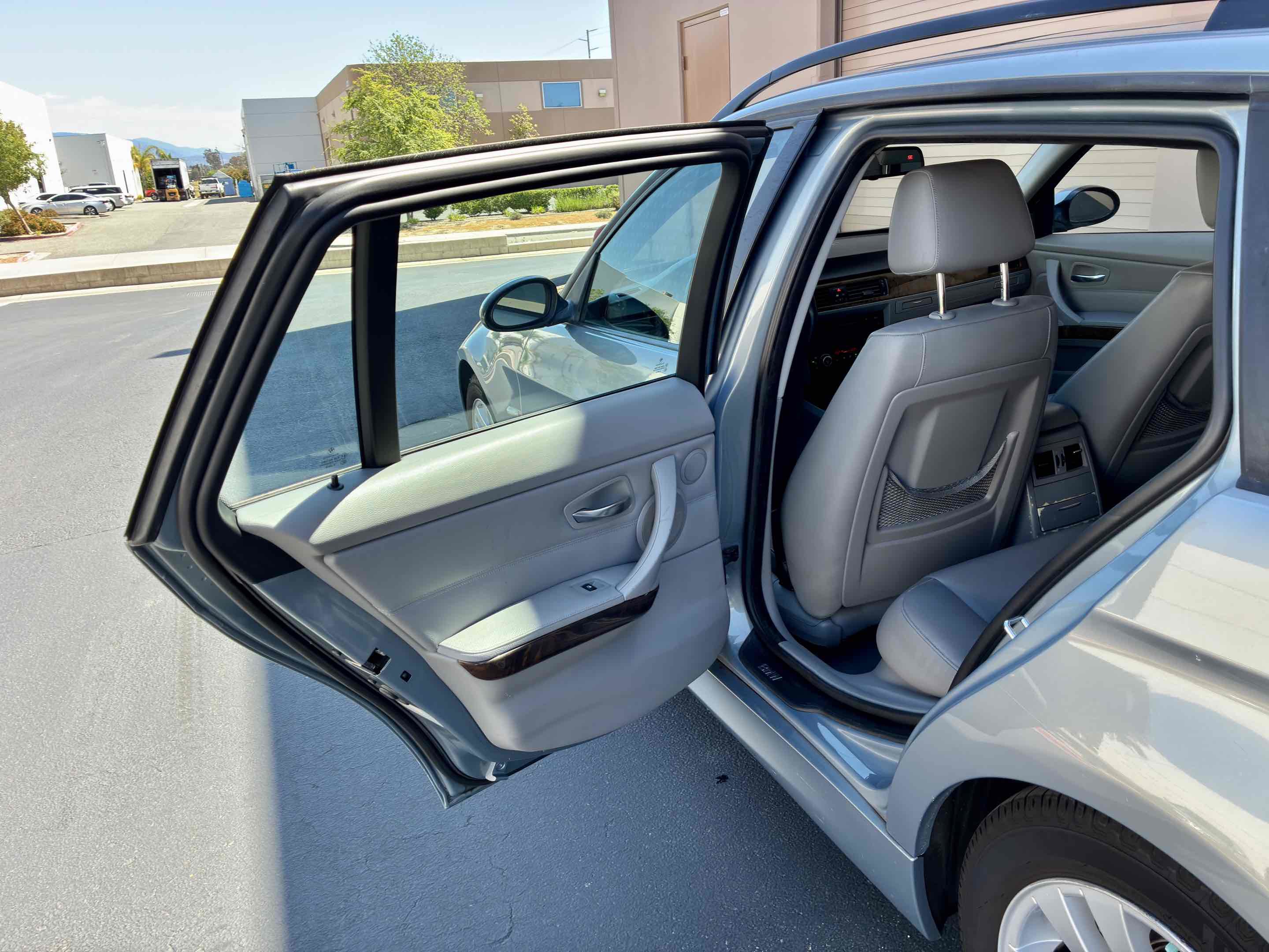 Used 2007 BMW 328i Wagon RWD image 41