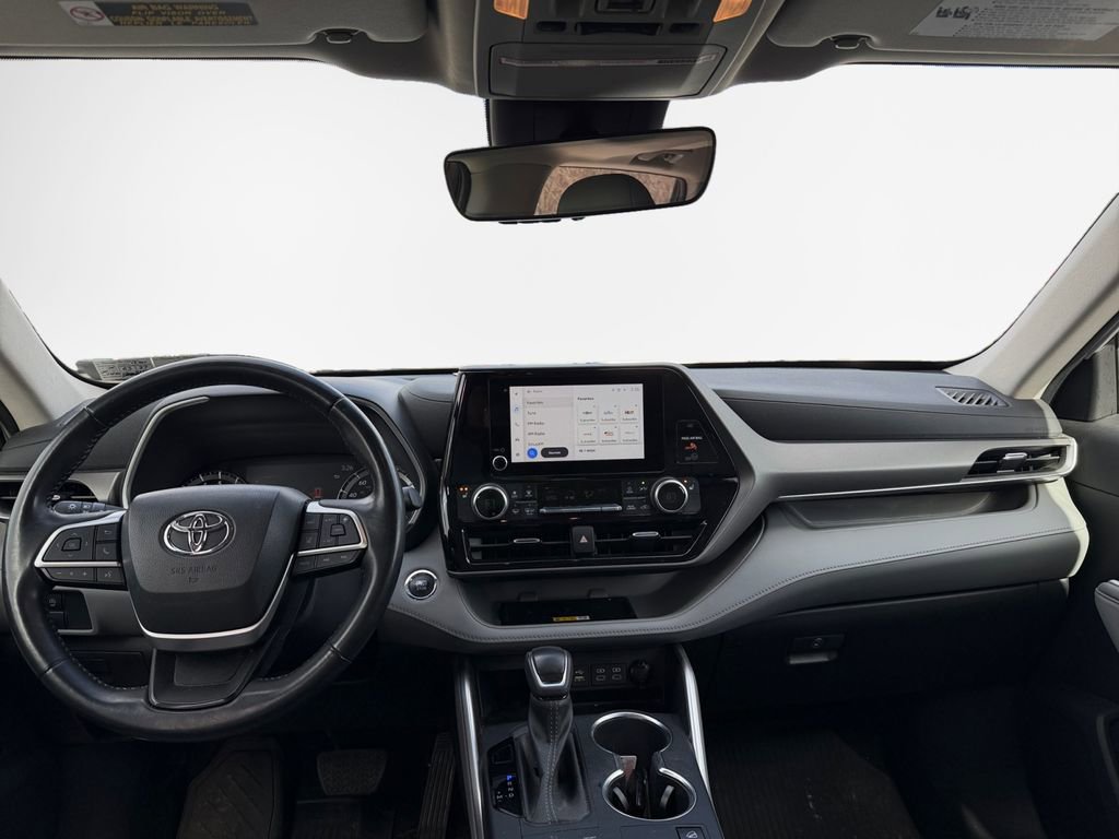Used 2023 Toyota Highlander XLE image 21