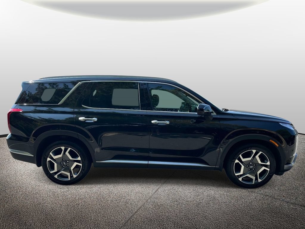Used 2024 Hyundai Palisade Limited FWD image 4