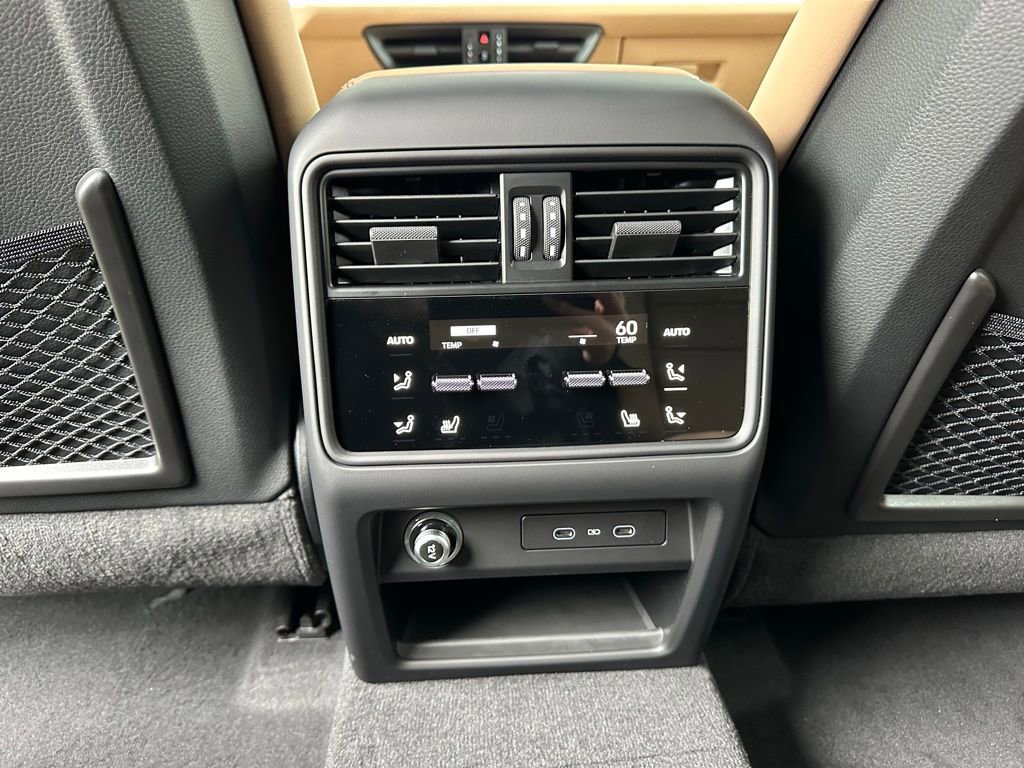 Used 2026 Porsche Cayenne E-Hybrid image 38