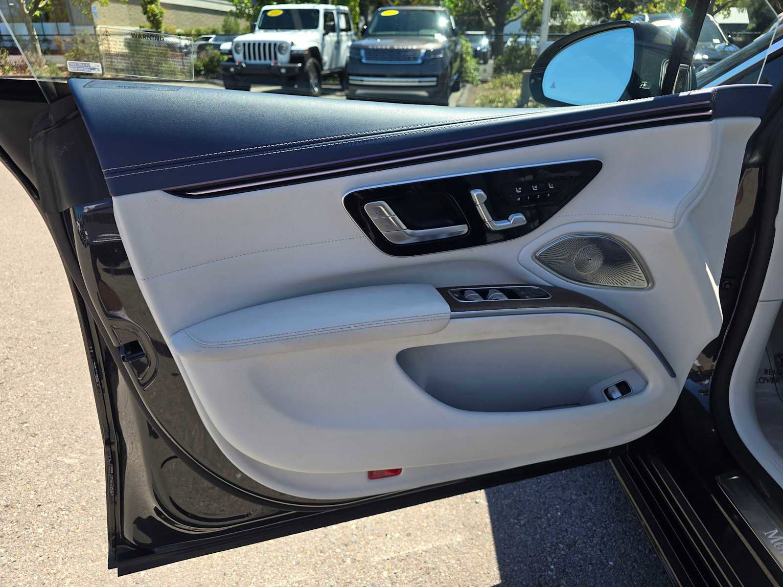 Used 2022 Mercedes-Benz EQS 580 4MATIC Sedan image 21
