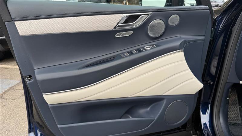 Used 2025 Genesis GV80 3.5T Prestige image 13