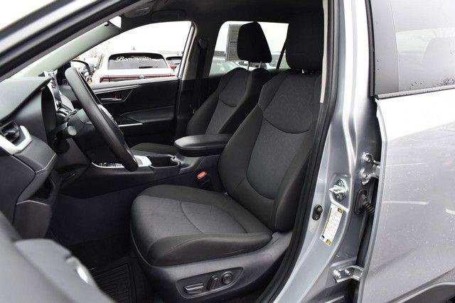 Used 2025 Toyota RAV4 XLE image 19