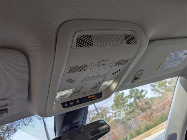 Used 2025 Cadillac XT6 Premium Luxury image 24