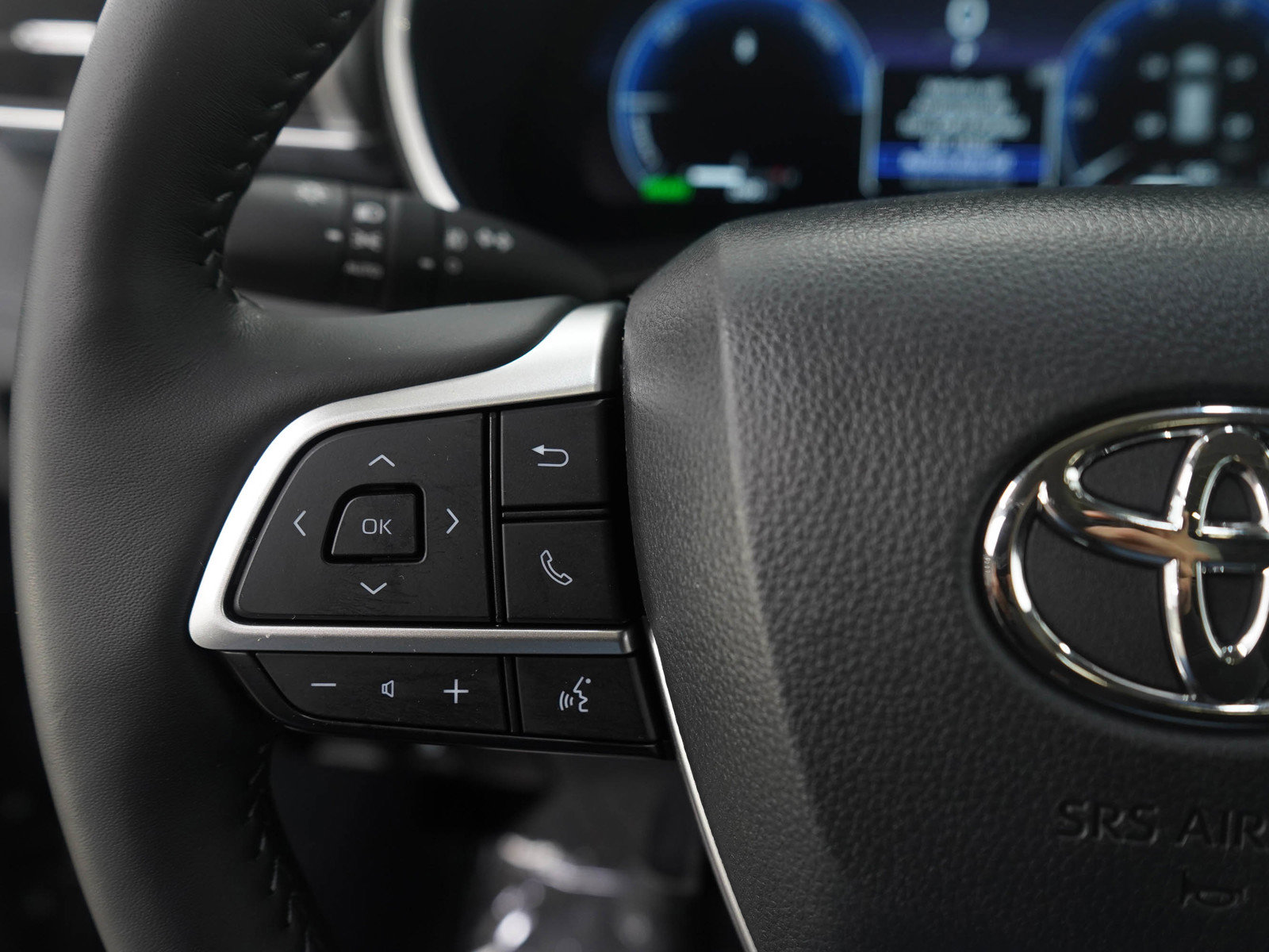 Used 2025 Toyota Highlander Platinum image 26