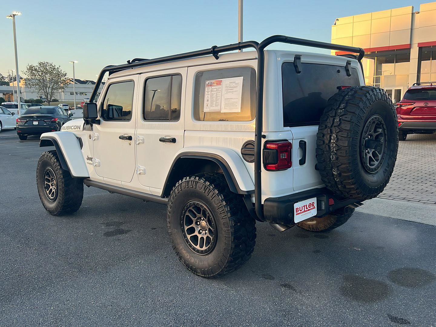 Used 2022 Jeep Wrangler Unlimited Rubicon w/ Xtreme Recon 35" Tire Package image 4