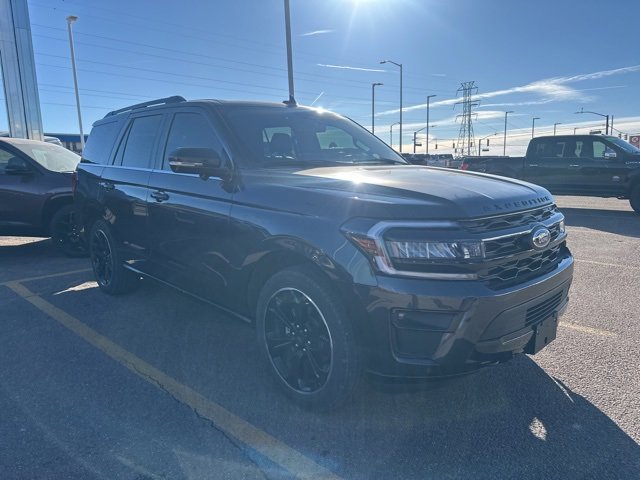 Used 2024 Ford Expedition Limited image 3