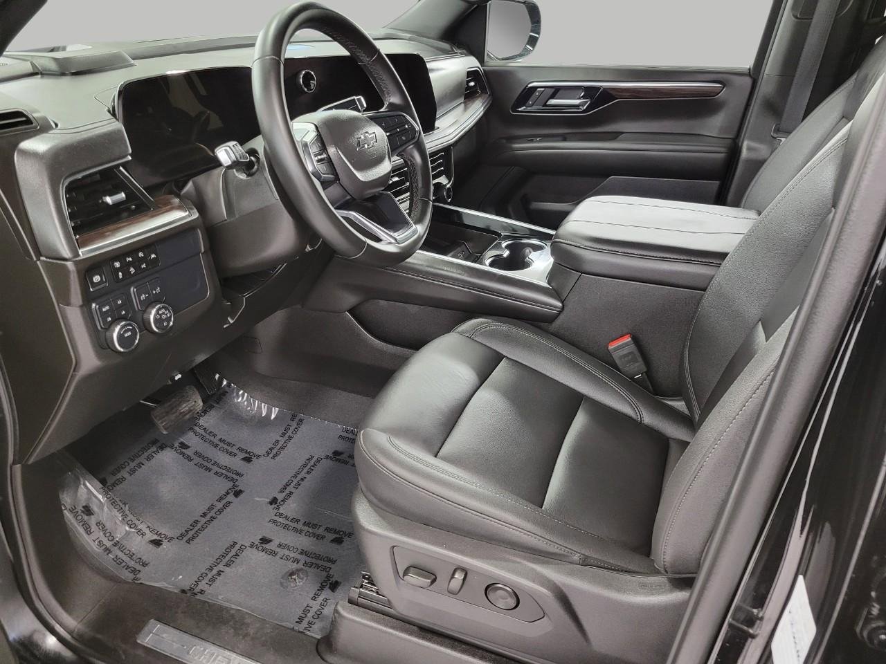 Used 2025 Chevrolet Suburban Z71 AWD/4WD image 10