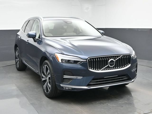 Used 2023 Volvo XC60 B5 Plus AWD/4WD image 2