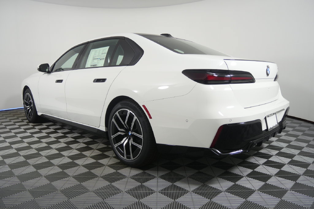 New 2026 BMW 740i RWD image 6