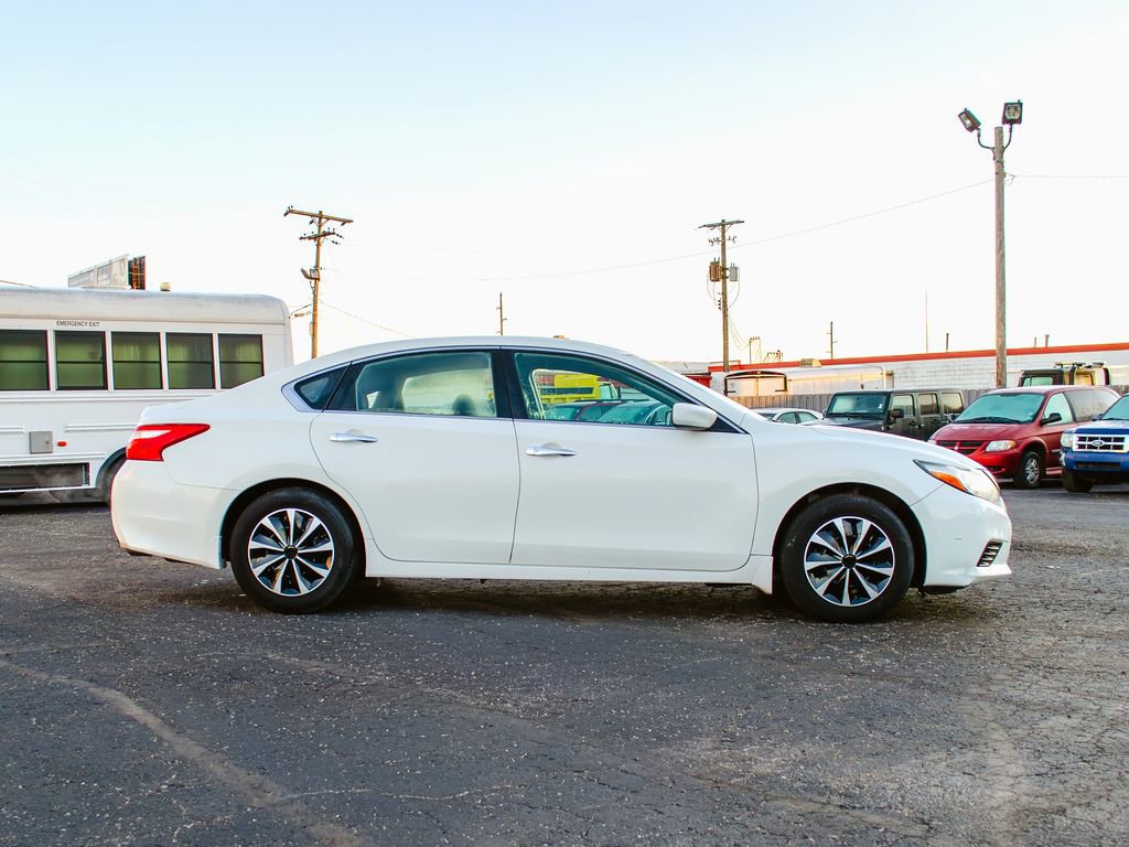 Used 2017 Nissan Altima 2.5 S w/ Power Driver Seat Package image 4