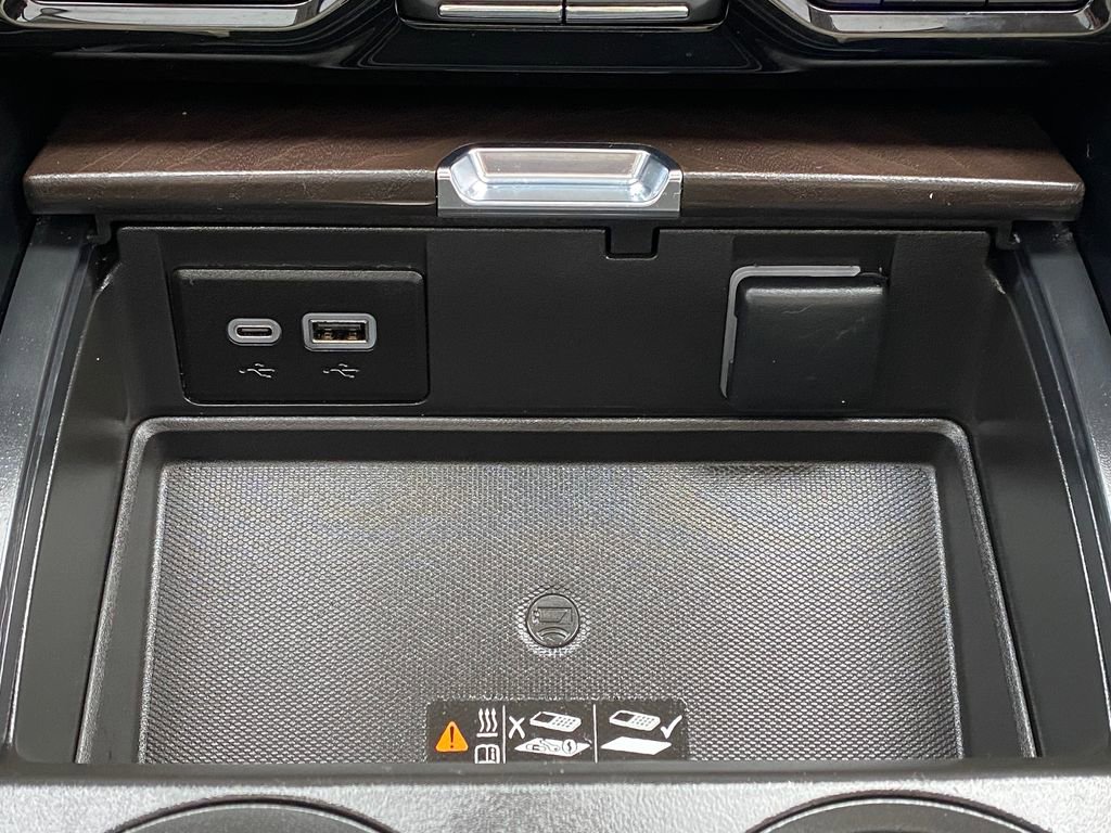 Used 2024 GMC Yukon XL Denali image 29