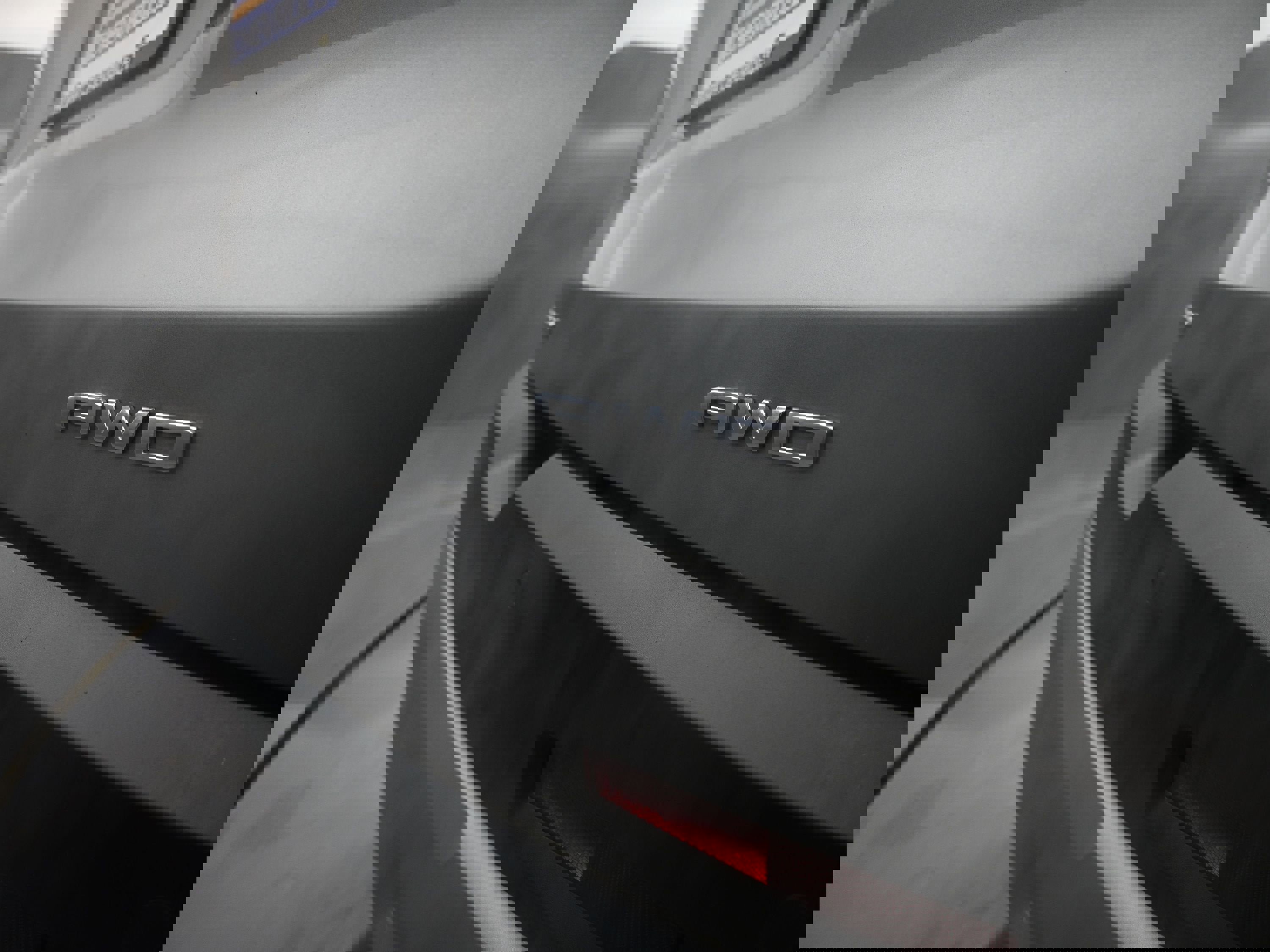 Used 2023 GMC Acadia SLT w/ Technology Package image 39