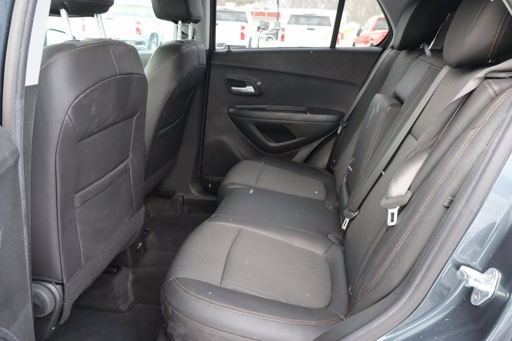 Used 2022 Chevrolet Trax LT w/ LT Convenience Package image 21