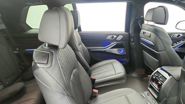 Used 2024 BMW X7 xDrive40i w/ Executive Package image 25