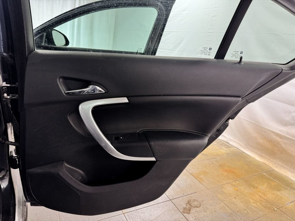 Used 2017 Buick Regal Premium AWD image 17