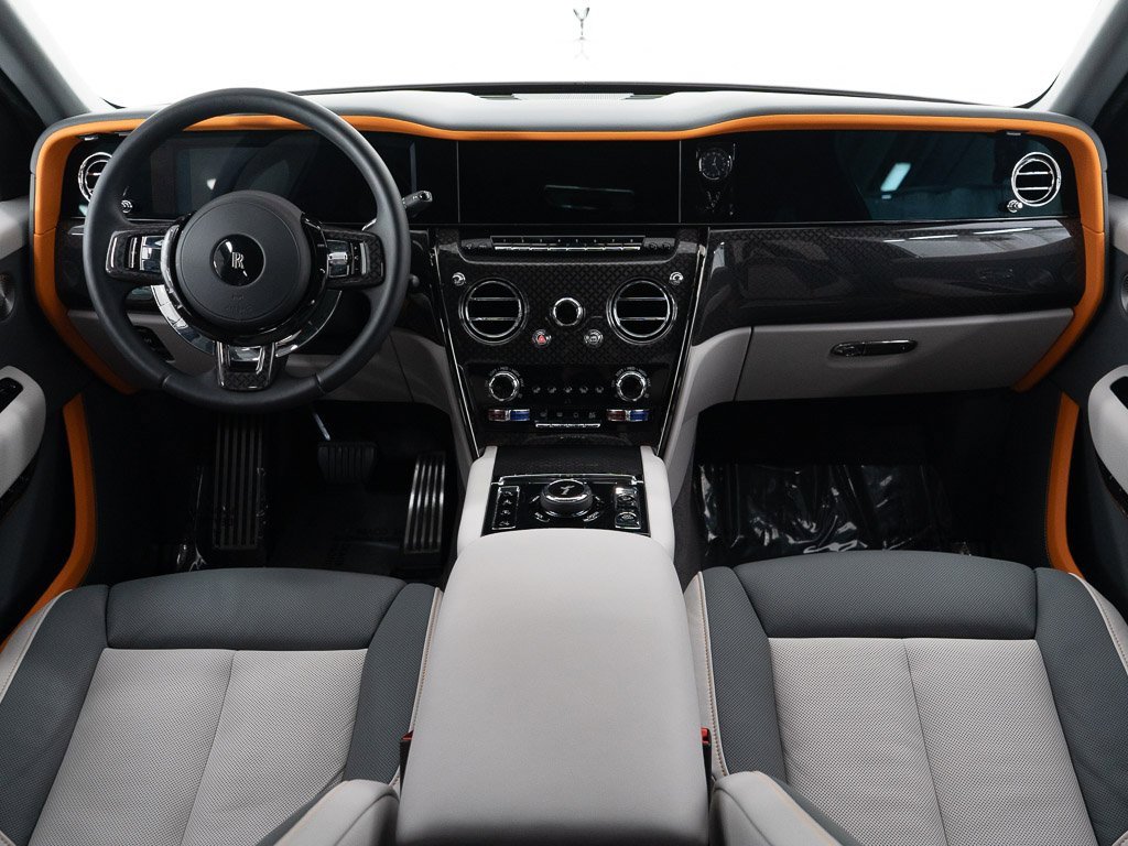 Certified 2025 Rolls-Royce Cullinan Black Badge image 36