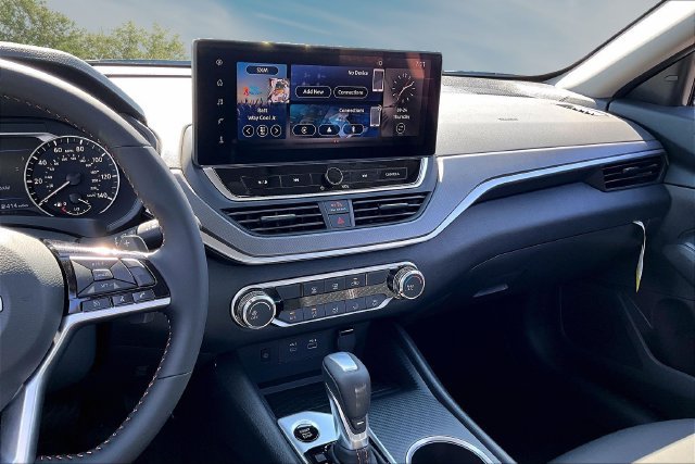 New 2026 Nissan Altima 2.5 SR FWD image 6