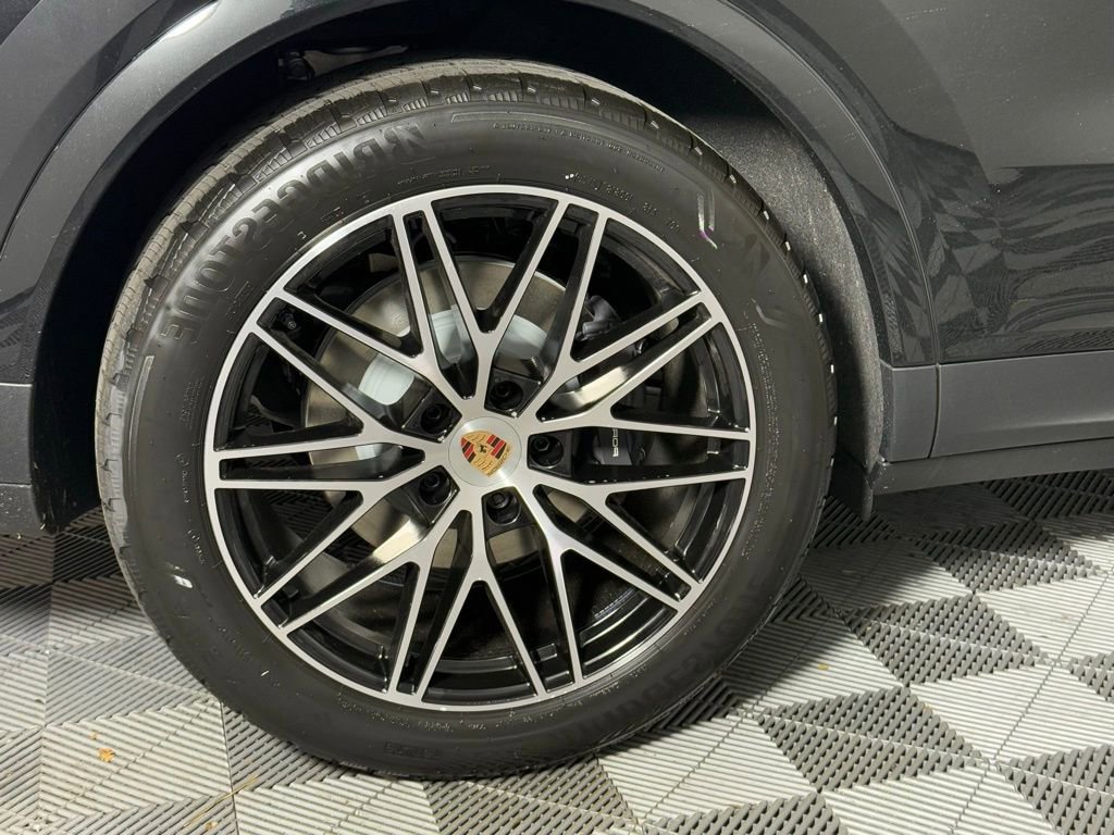 New 2026 Porsche Cayenne image 14