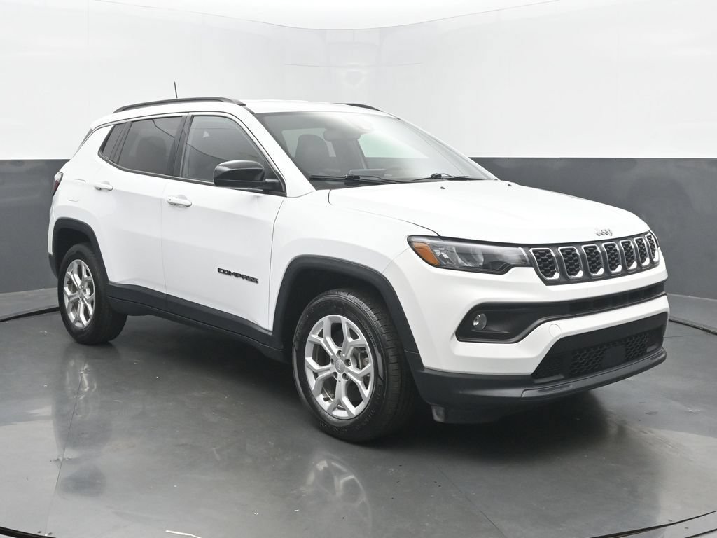 Used 2024 Jeep Compass Latitude AWD/4WD image 7