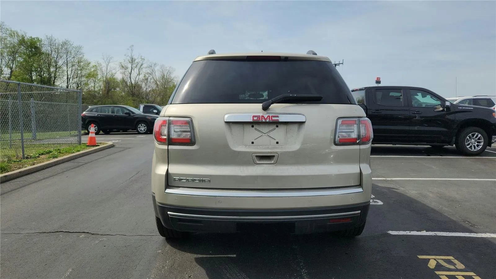 Used 2013 GMC Acadia SLE image 7