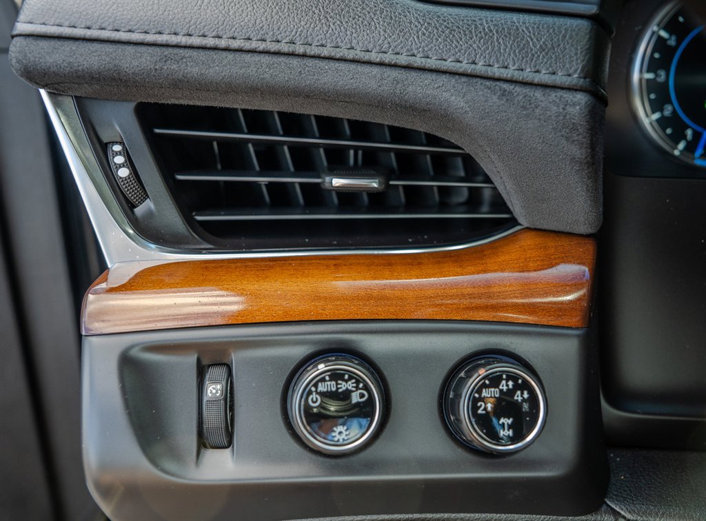 Used 2016 Cadillac Escalade Luxury image 18