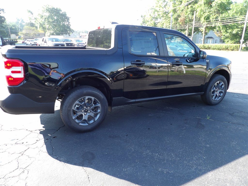 New 2025 Ford Maverick XLT w/ XLT Luxury Package image 11