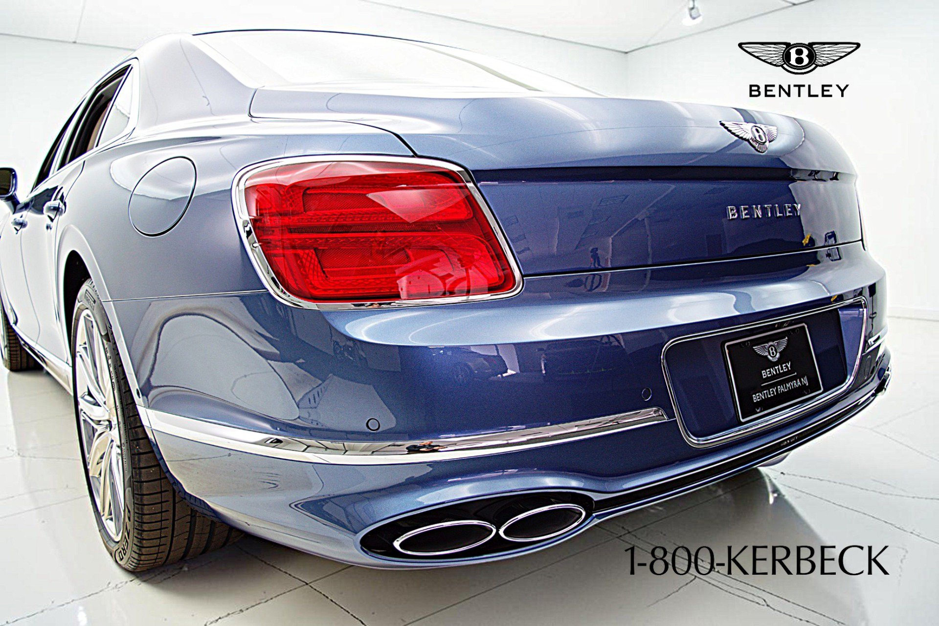 Certified 2022 Bentley Flying Spur Plug-In Hybrid AWD/4WD image 10