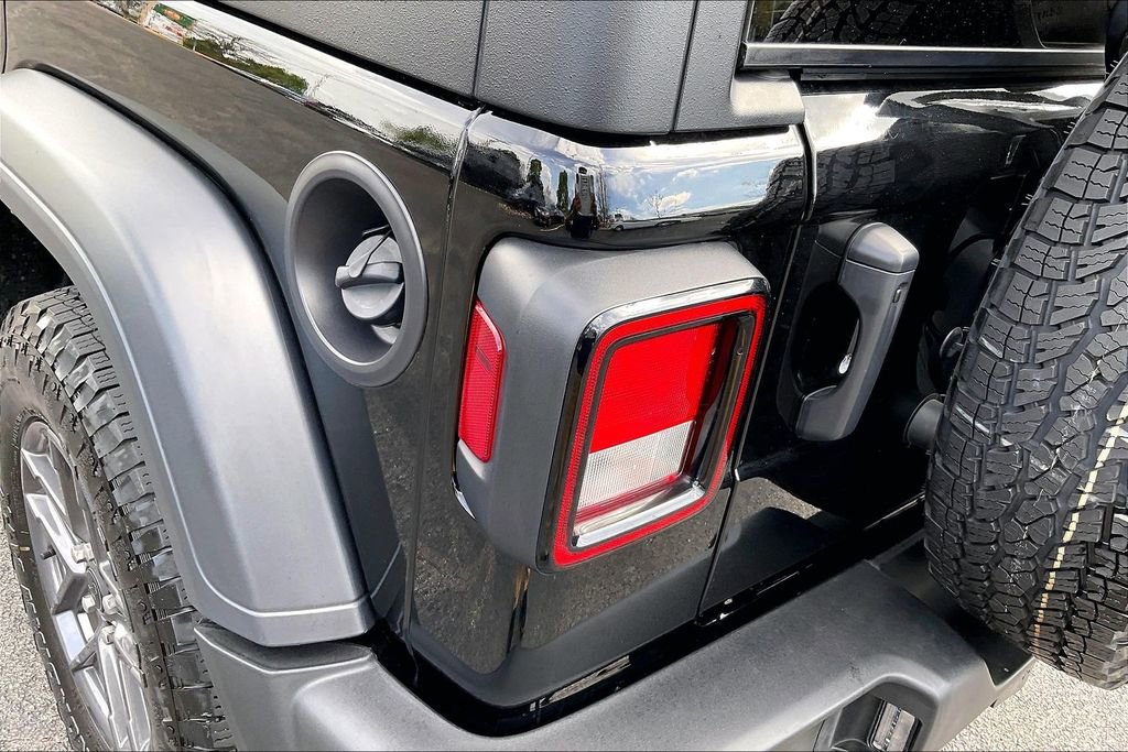 Used 2024 Jeep Wrangler Sport S AWD/4WD image 33