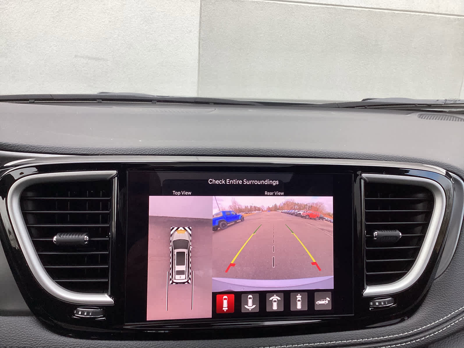 New 2026 Chrysler Pacifica Select image 18