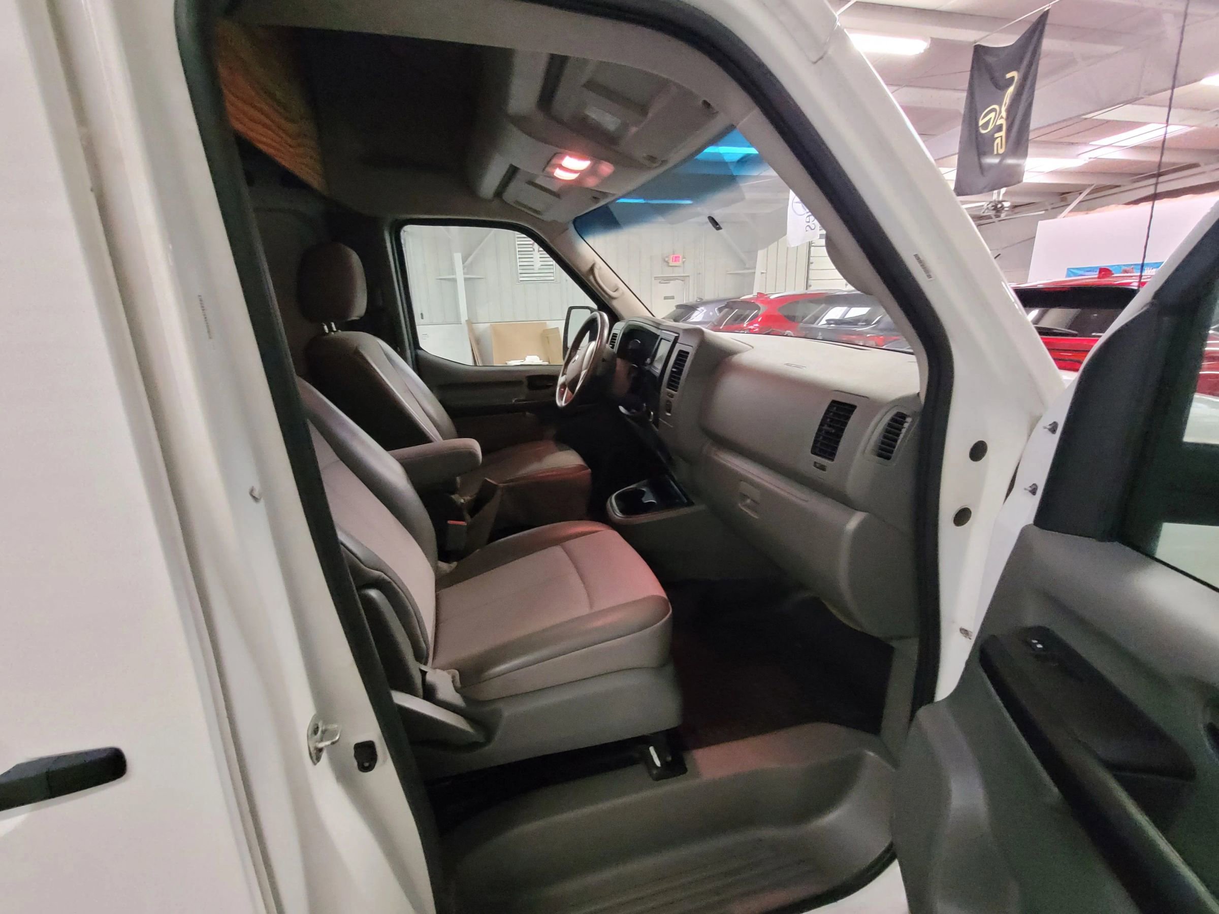 Used 2019 Nissan NV 2500 S image 27