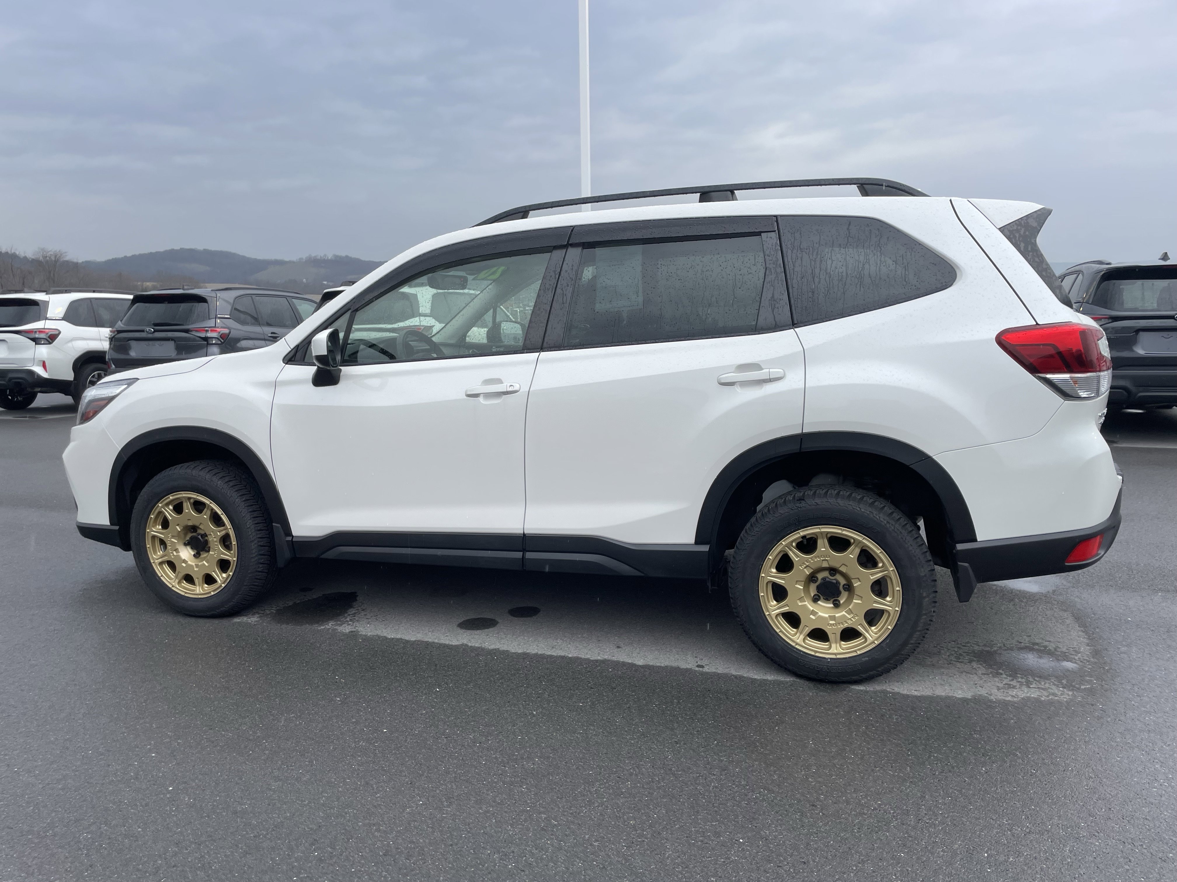 Used 2020 Subaru Forester Premium image 7